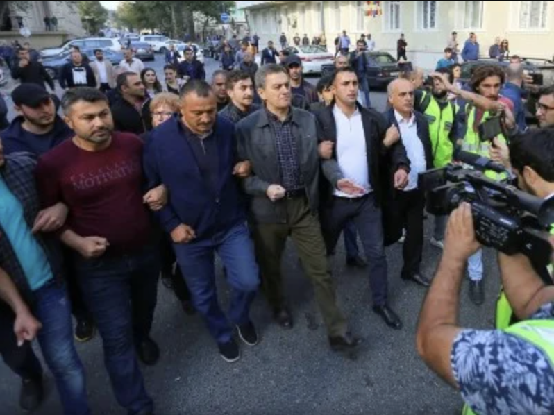 Ադրբեջանի իշխանությունները խստացրել են երկարատև ճնշումները ընդդիմադիր ԺՃԿ-ի նկատմամբ. Human Rights Watch